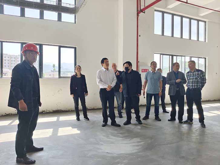 重慶市農(nóng)委畜牧處向品居處長、晏亮副處長、畜牧總站李發(fā)玉研究員等一行到重慶69畜牧調(diào)研指導(dǎo)
